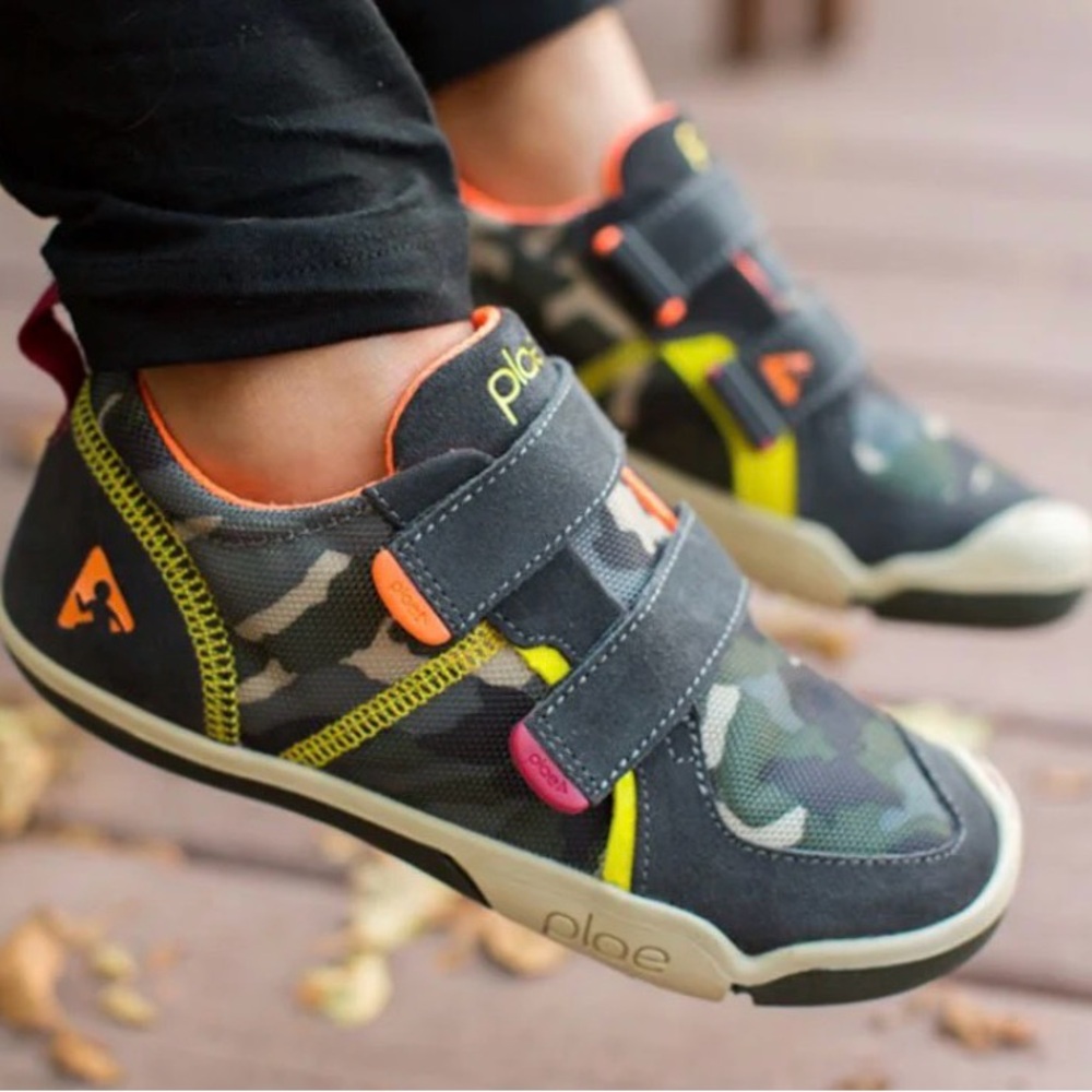 New in box Plae Ty kids camo sneakers sz 9